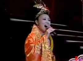 吴琼演唱：一见罗帕痛在心